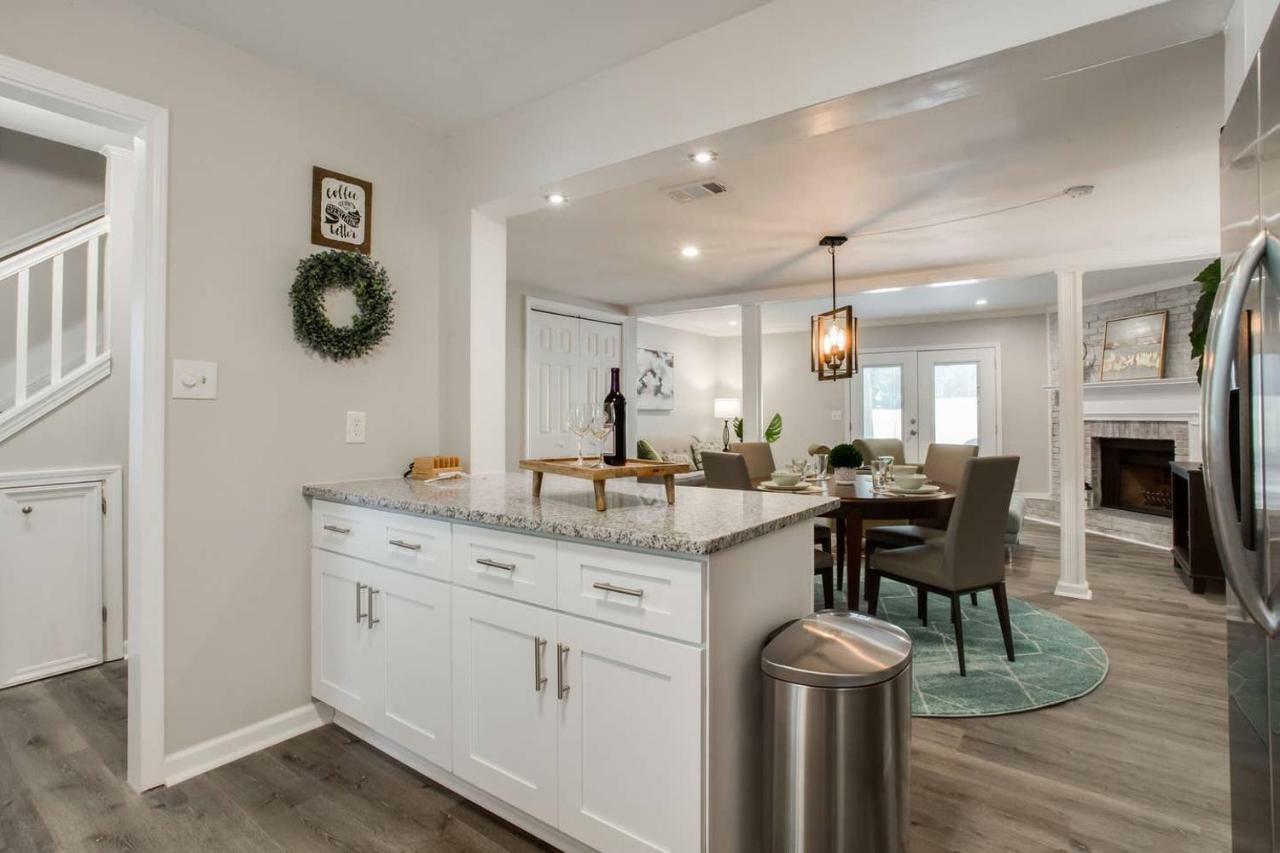 Modern + Cozy Townhome - Minutes To Avalon W/King Roswell Exterior photo
