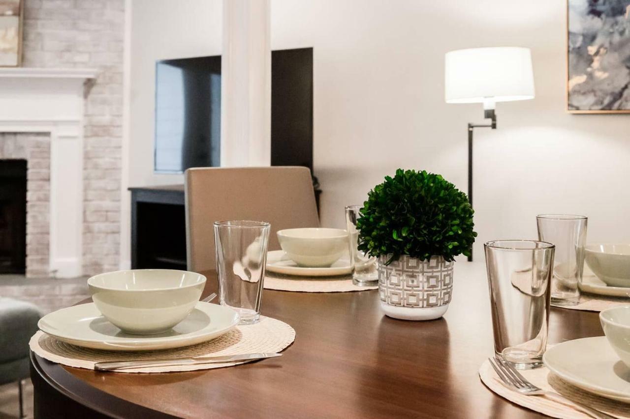 Modern + Cozy Townhome - Minutes To Avalon W/King Roswell Exterior photo