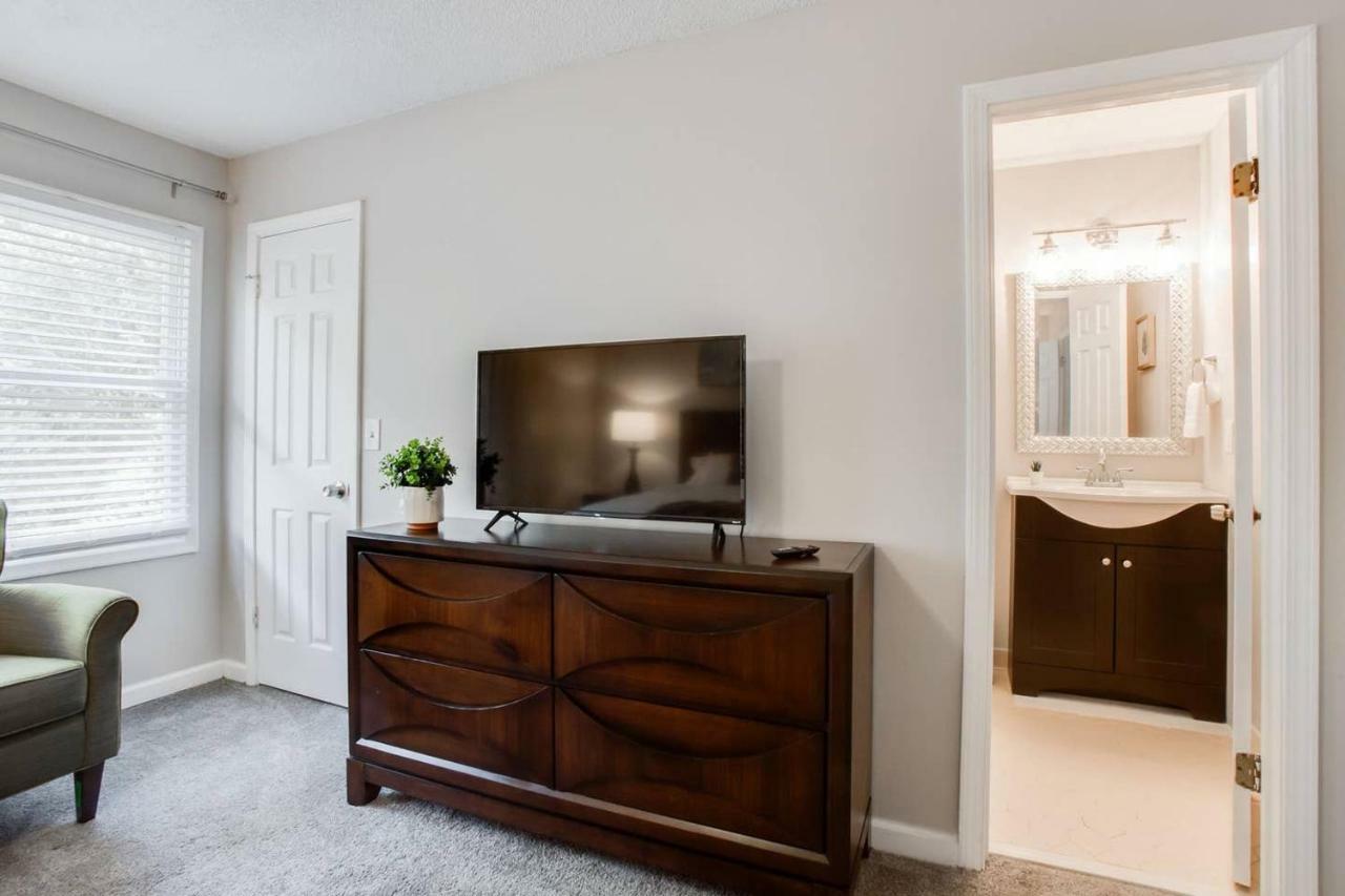Modern + Cozy Townhome - Minutes To Avalon W/King Roswell Exterior photo