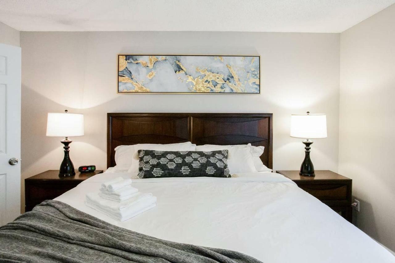 Modern + Cozy Townhome - Minutes To Avalon W/King Roswell Exterior photo