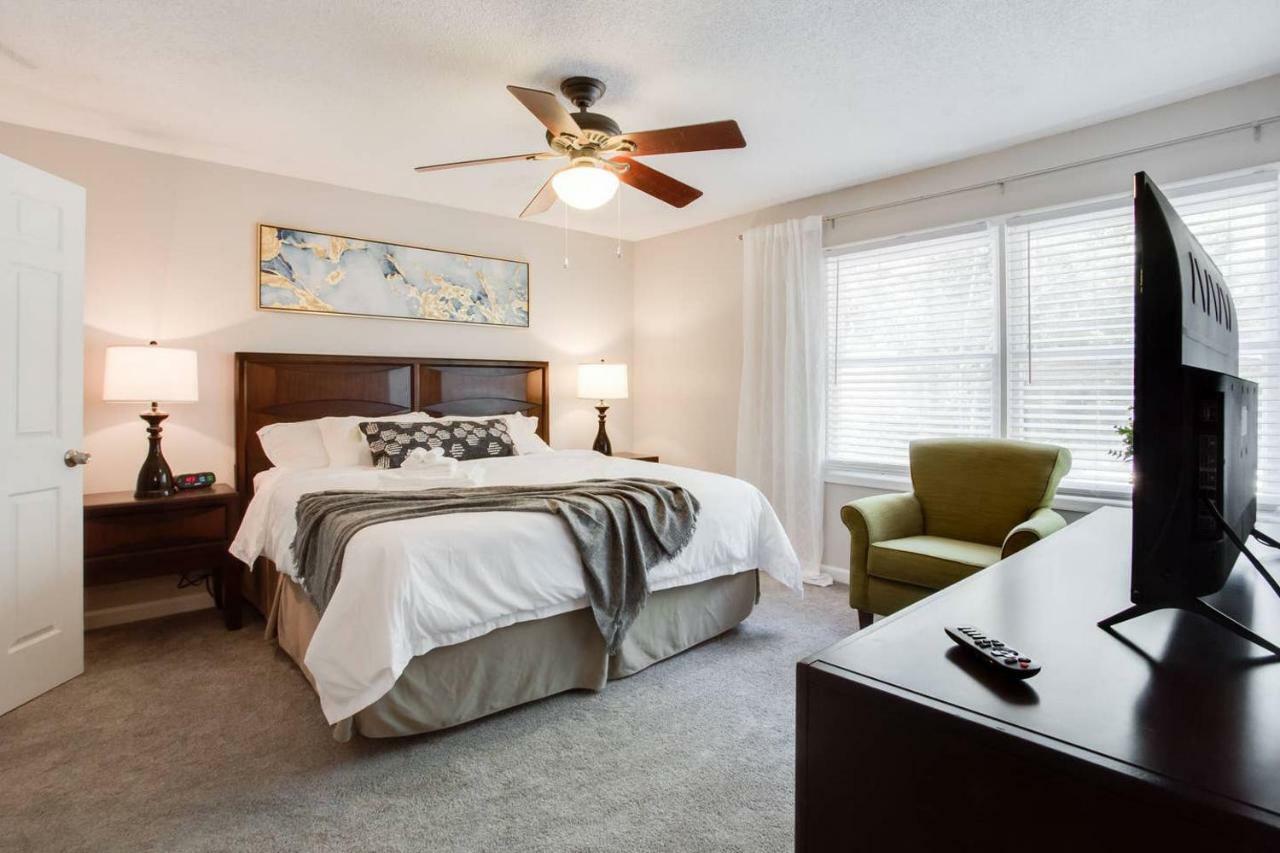 Modern + Cozy Townhome - Minutes To Avalon W/King Roswell Exterior photo