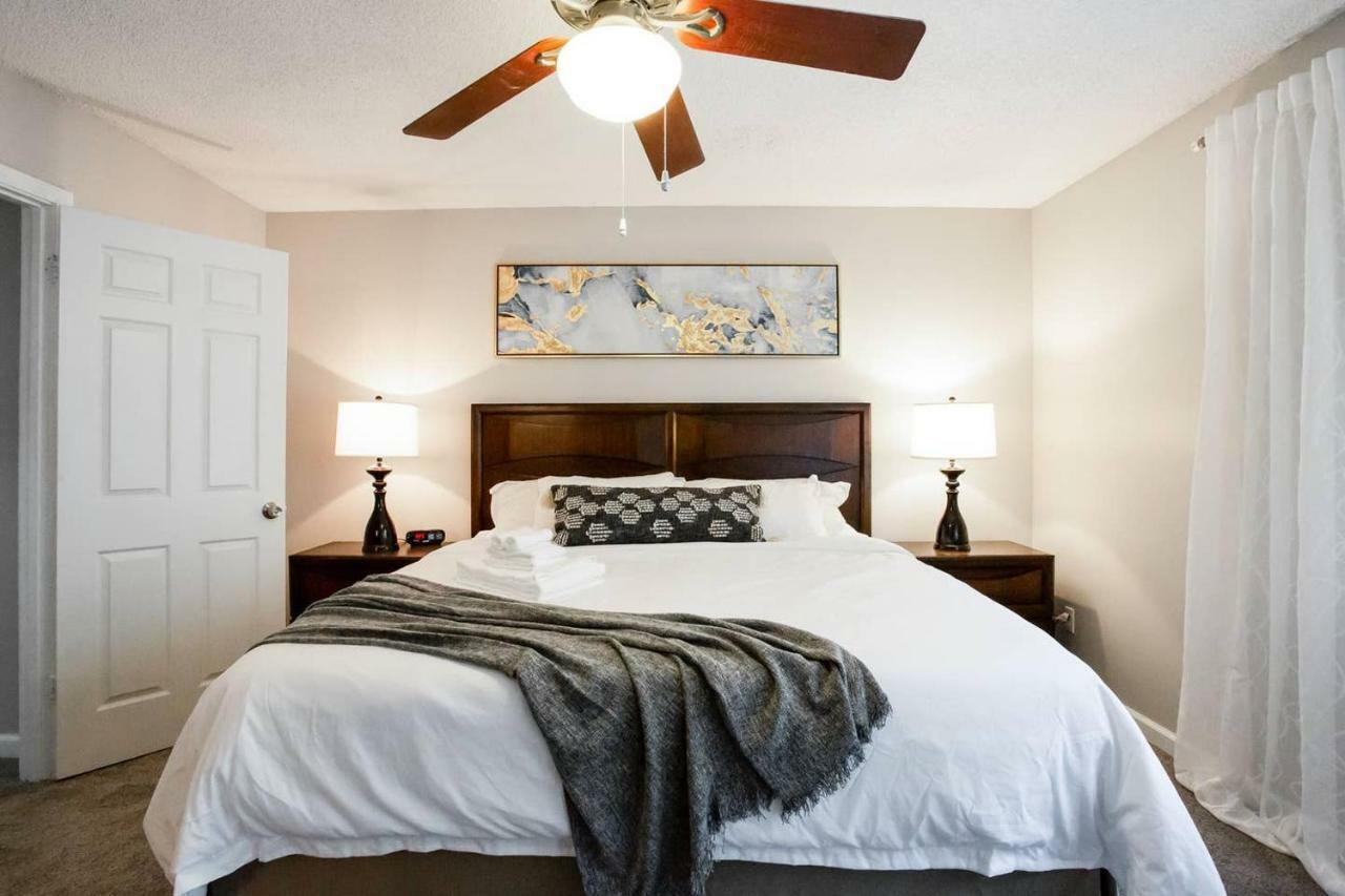 Modern + Cozy Townhome - Minutes To Avalon W/King Roswell Exterior photo